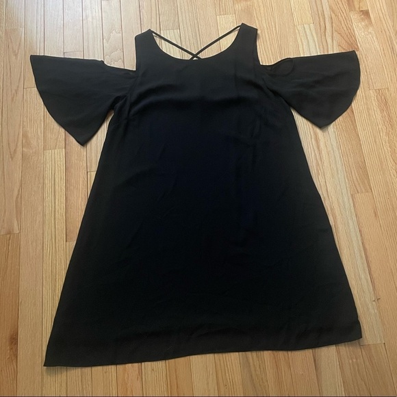 Chelsea 28 Black Dress with Flare Sleeves Size Large - Picture 1 of 6